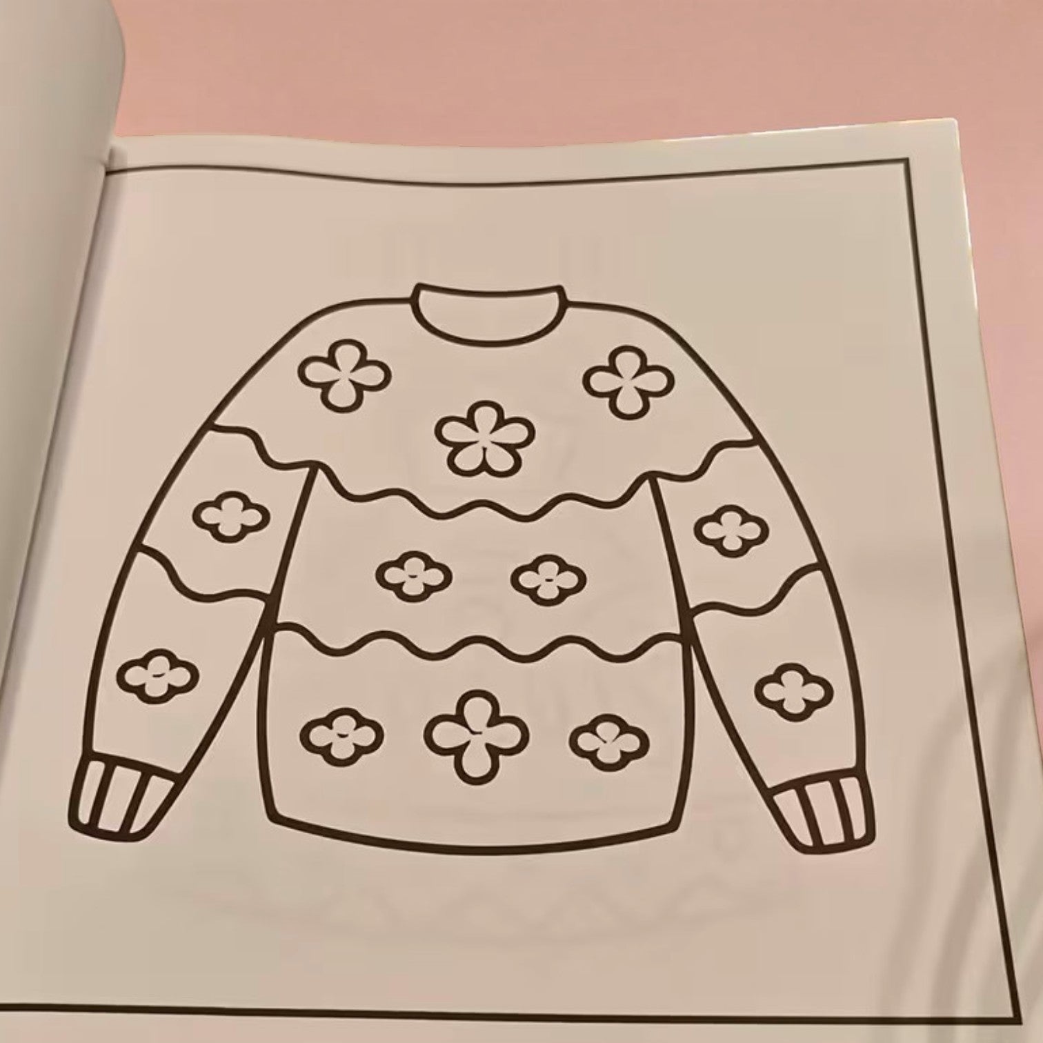 Fashion Vibes – Bold & Easy Coloring Book