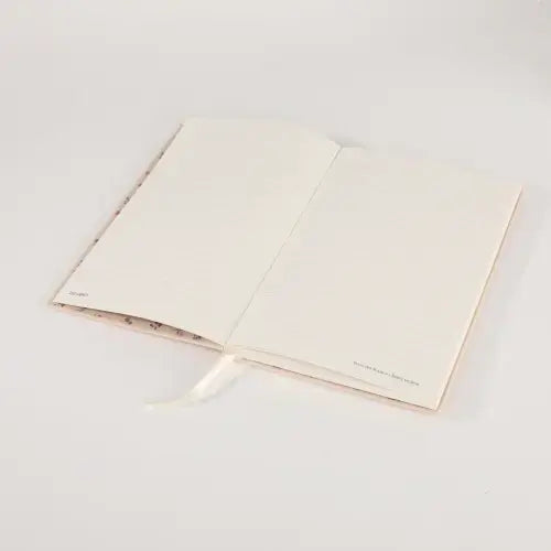 Cuaderno A5 bordado Helen Ibi Craft