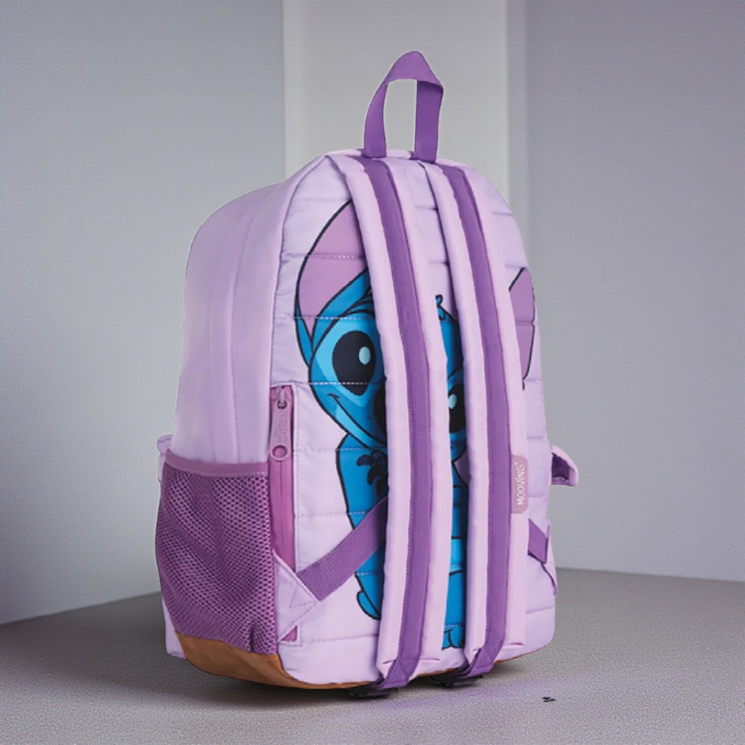 Mochila Mooving Stitch Lilac Espalda 20lts Notebook Escolar Lila Stitch