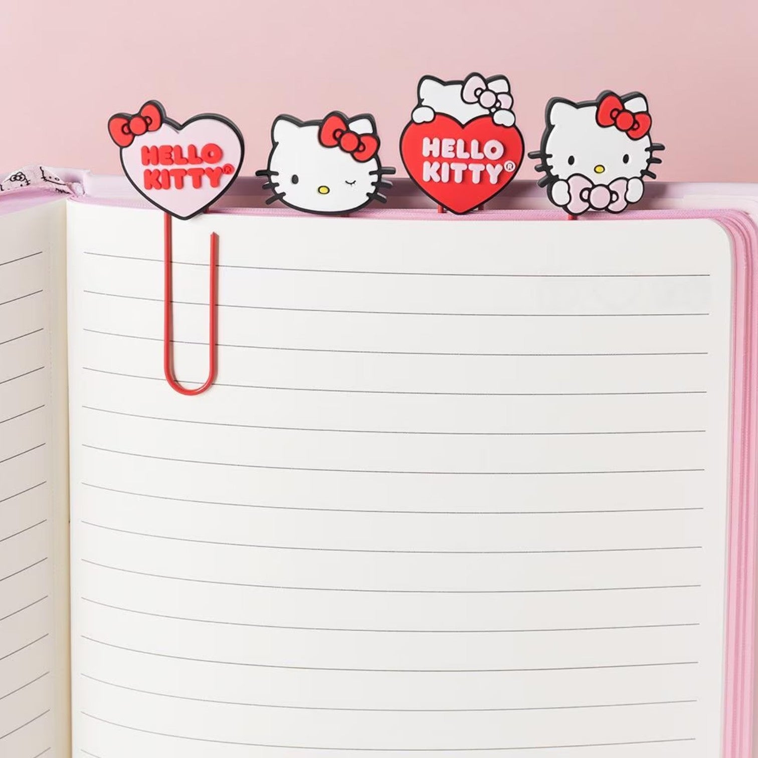 Fun paper clips x 4 HELLO KITTY Mooving