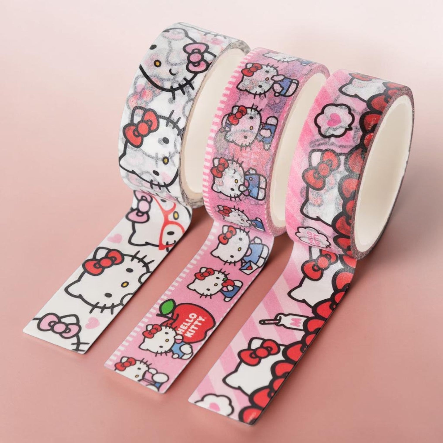 Washi tape 1,5cm x 3 m HELLO KITTY Mooving Paper