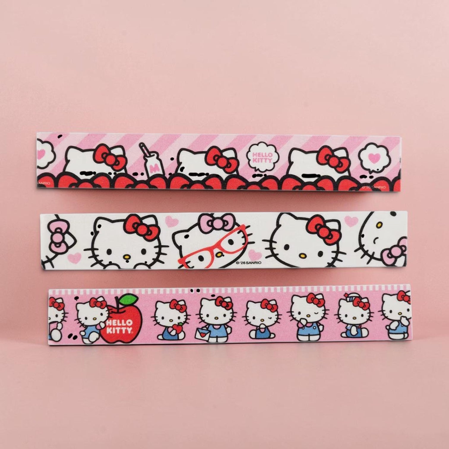 Washi tape 1,5cm x 3 m HELLO KITTY Mooving Paper
